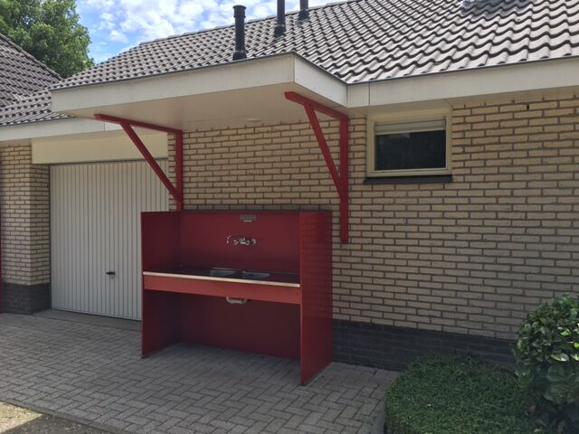 Afwasgelegenheid met warm water